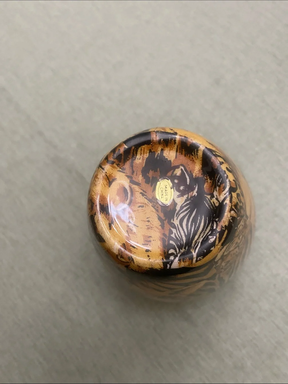 Vintage Safari Decorative Vase: African Jungle Patchwork Ceramic Decor - Picture 6 of 12
